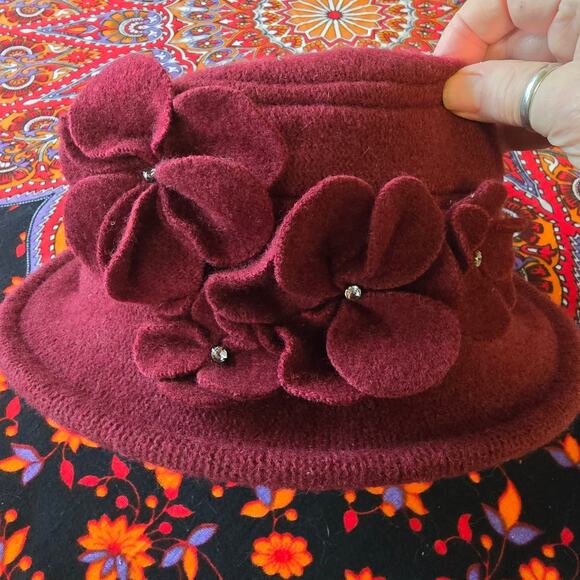 100% wool wine/burgundy box hat with wired brim and wool flowers - Picture 2 of 7